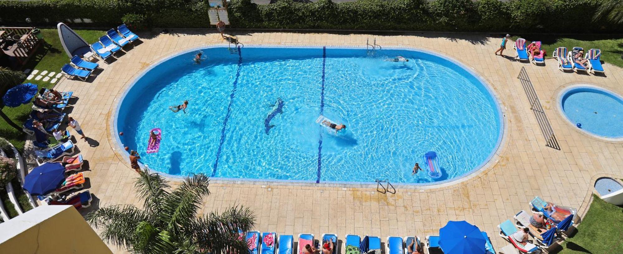 One-Bedroom Apartment Pool View